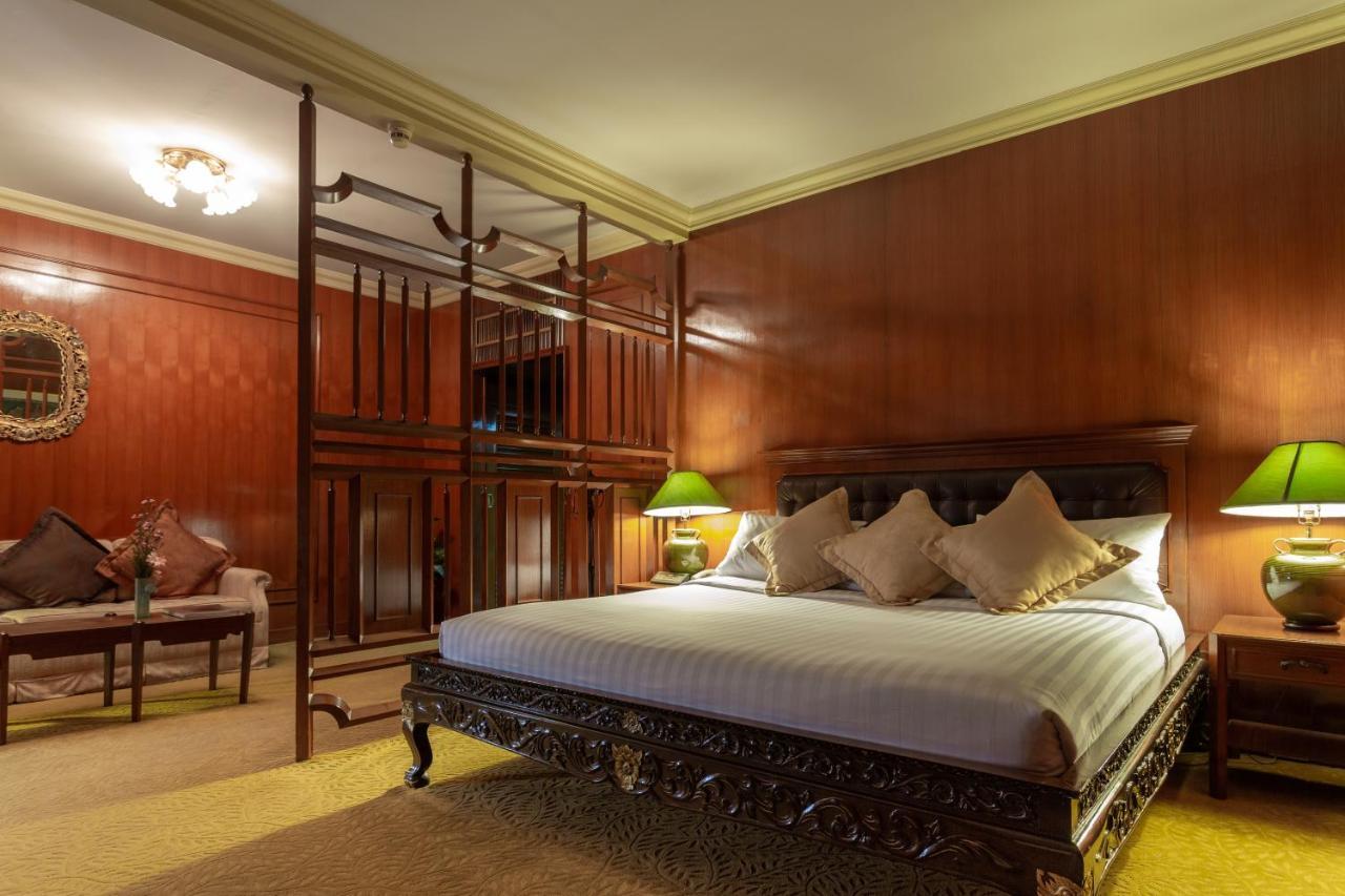 The Tawana Khách sạn 4*
